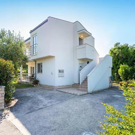 Pet Friendly In With Kitchen Nyaraló Bibinje