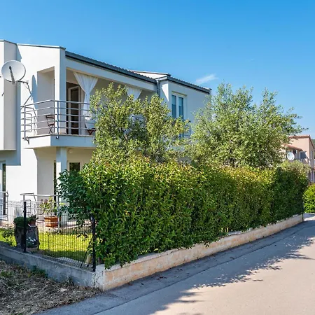Pet Friendly In With Kitchen Nyaraló Bibinje